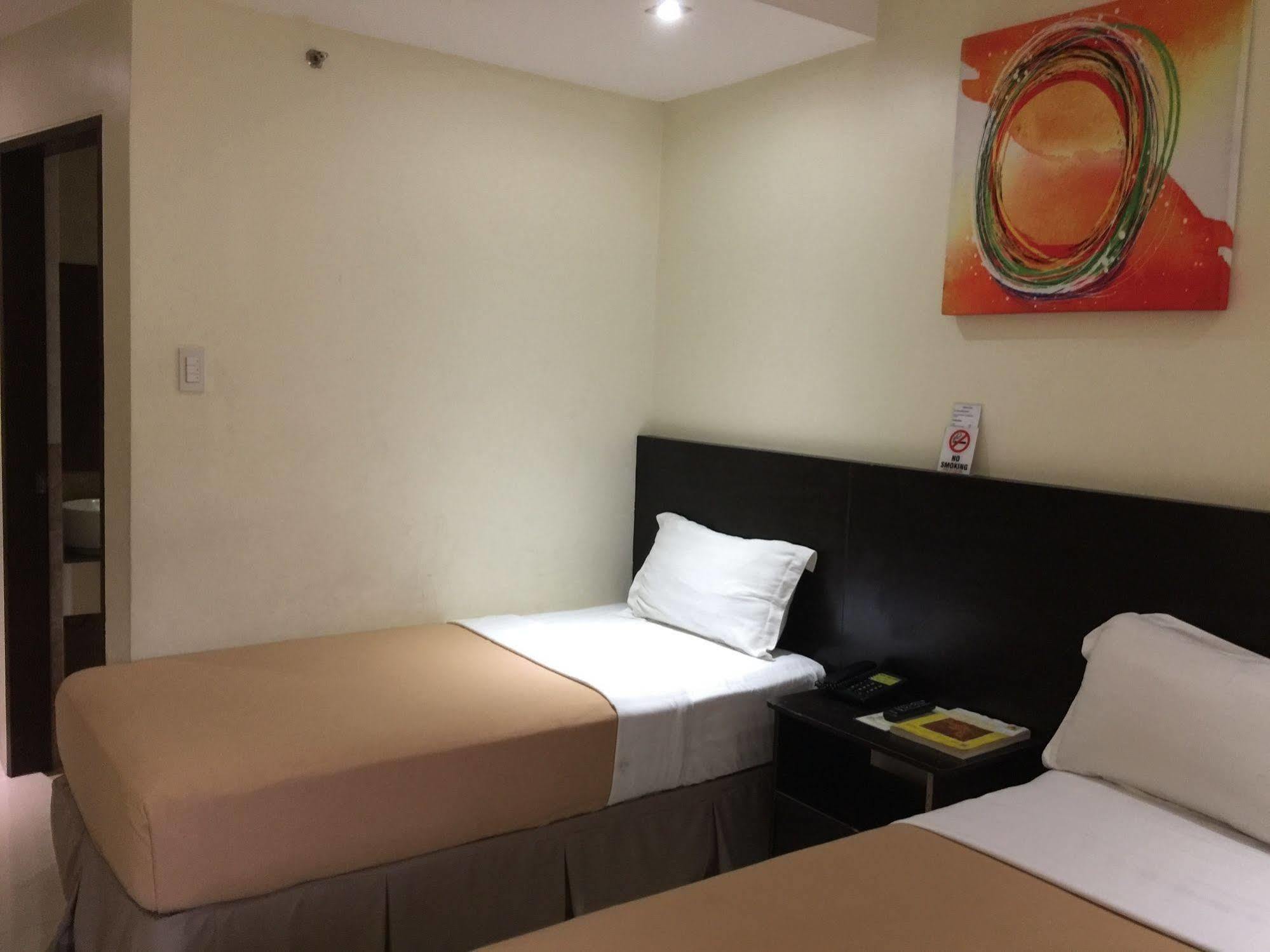 Canberry Hotel Cebu Exterior photo