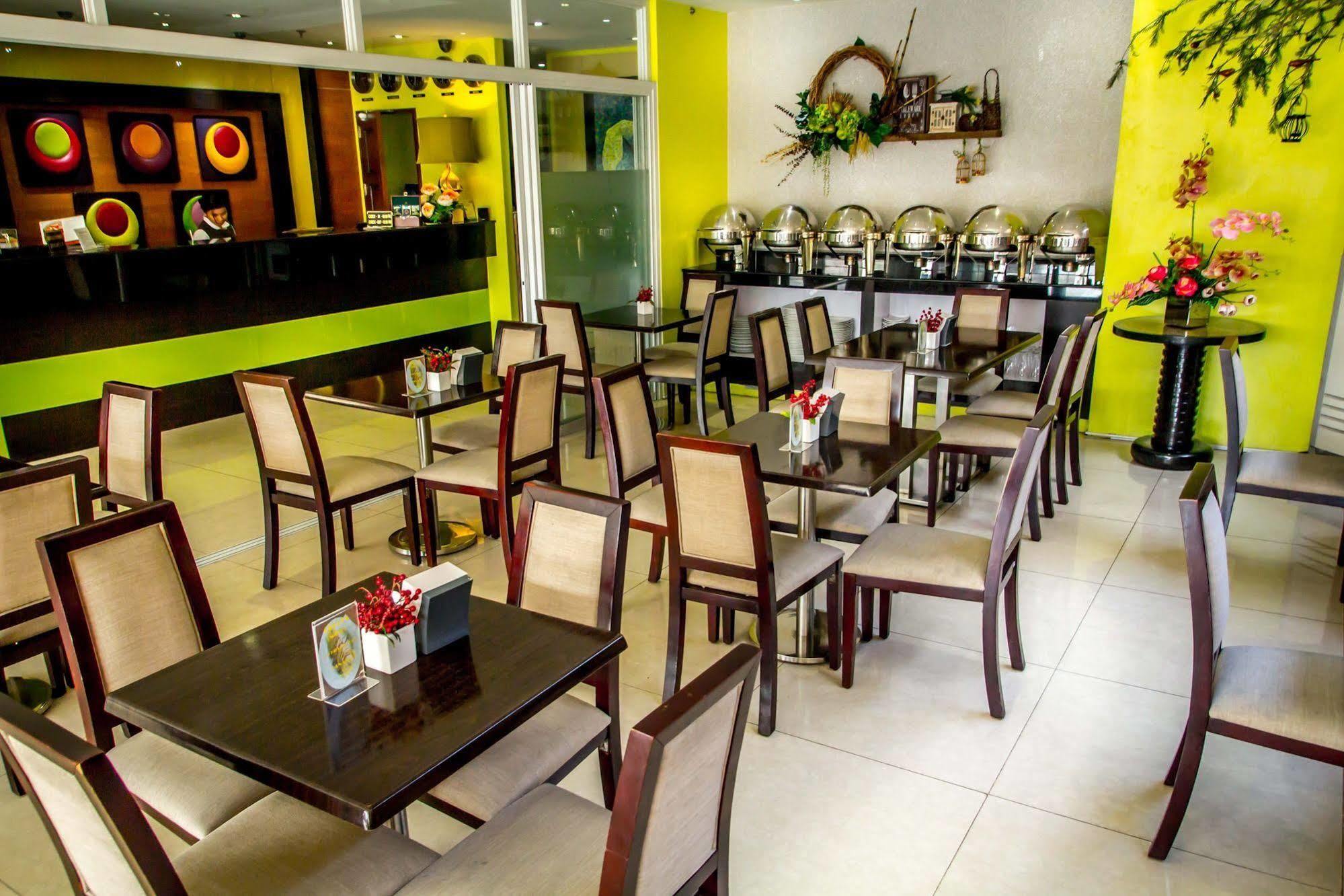 Canberry Hotel Cebu Exterior photo